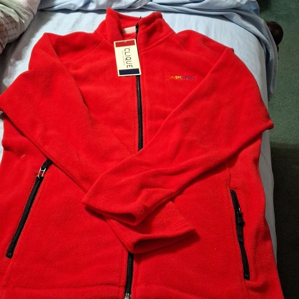 Clique Kaplan Red Fleece with Colorful Logo (Rox087)